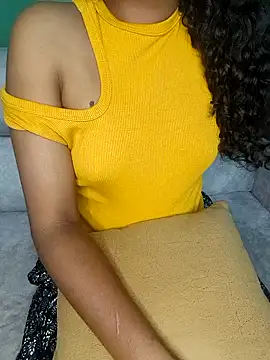 Snapshot of Tamilpallavi chatting on 10-14-25, 04:08 Tamilpallavi online show from 10-14-25, 04:08