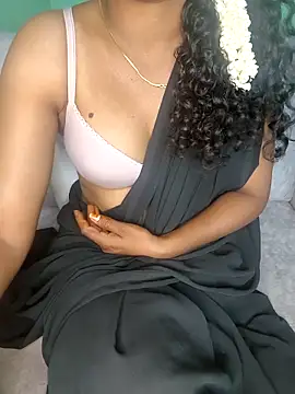 Snapshot of Tamilpallavi chatting on 10-20-25, 04:29 Tamilpallavi online show from 10-20-25, 04:29