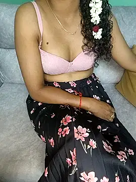 Snapshot of Tamilpallavi chatting on 10-21-25, 09:37 Tamilpallavi online show from 10-21-25, 09:37