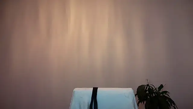 Snapshot of Reddgiirl chatting on 10-24-25, 05:20 Reddgiirl online show from 10-24-25, 05:20