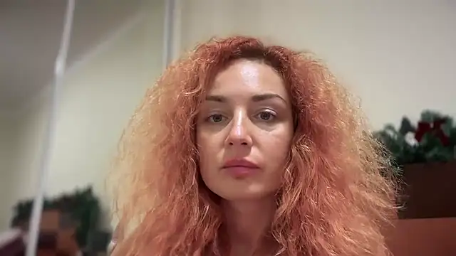 Snapshot of Reddgiirl chatting on 11-27-25, 10:23 Reddgiirl online show from 11-27-25, 10:23