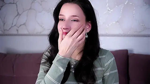 FalineBeacher online show from 12-15-25, 02:10