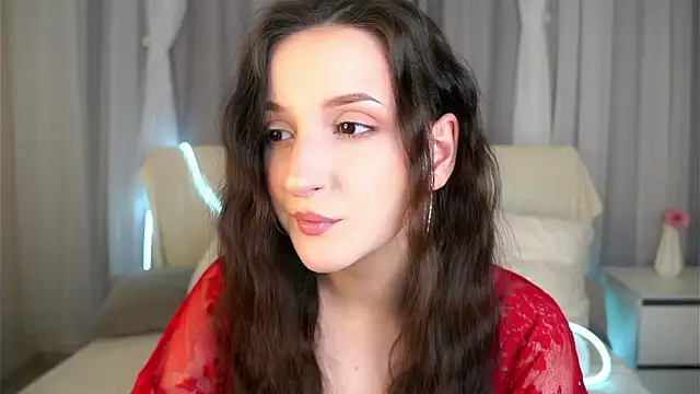 Snapshot of FalineBeacher chatting on 02-18-26, 01:12 FalineBeacher online show from 02-18-26, 01:12