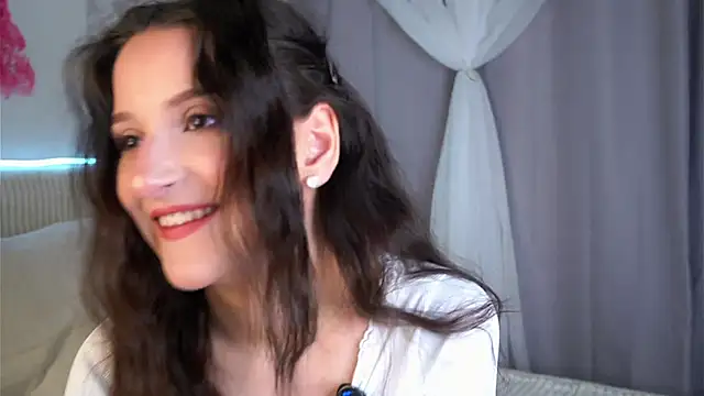 Snapshot of FalineBeacher chatting on 02-28-26, 01:28 FalineBeacher online show from 02-28-26, 01:28