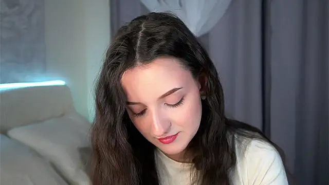 Snapshot of FalineBeacher chatting on 03-01-26, 01:18 FalineBeacher online show from 03-01-26, 01:18