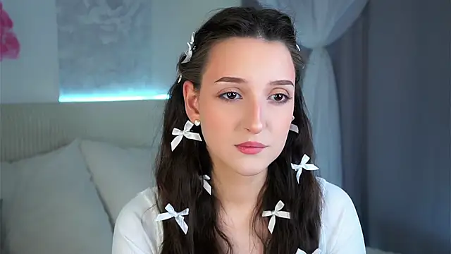 Snapshot of FalineBeacher chatting on 03-06-26, 01:24 FalineBeacher online show from 03-06-26, 01:24