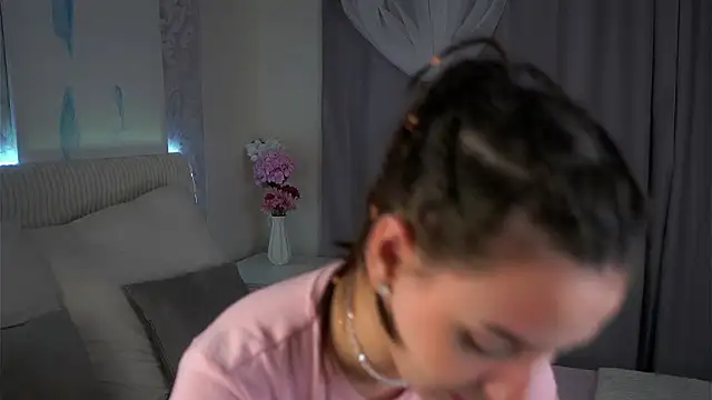 Snapshot of FalineBeacher chatting on 03-13-26, 01:12 FalineBeacher online show from 03-13-26, 01:12