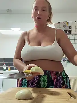 JustYourNormalCouple online show from 10-15-25, 08:47