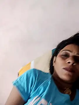 Snapshot of Soniya_Roy chatting on 09-17-25, 08:27 Soniya Roy online show from 09-17-25, 08:27