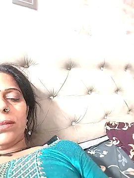 Snapshot of Soniya_Roy chatting on 04-13-26, 01:27 Soniya Roy online show from 04-13-26, 01:27
