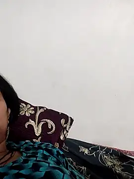 Snapshot of Soniya_Roy chatting on 05-10-26, 05:12 Soniya Roy online show from 05-10-26, 05:12