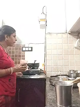 Snapshot of Soniya_Roy chatting on 05-14-26, 05:03 Soniya Roy online show from 05-14-26, 05:03