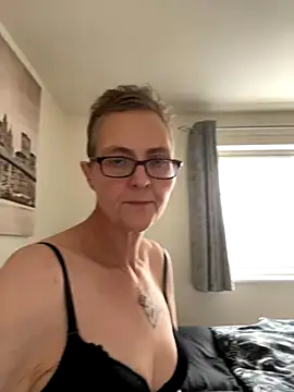 Curvy-Jinx online show from 10-08-25, 12:03