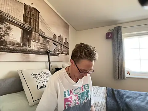 Curvy-Jinx online show from 03-18-26, 12:19