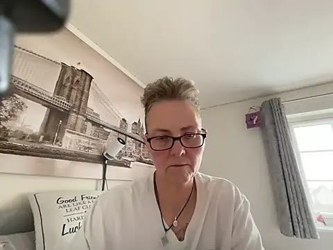 Curvy-Jinx online show from 06-16-26, 09:01