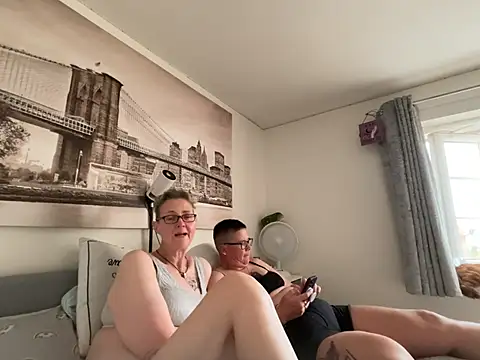 Curvy-Jinx online show from 06-21-26, 07:49