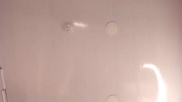 Snapshot of mia_kisses2 chatting on 03-21-26, 08:19 mia kisses2 online show from 03-21-26, 08:19