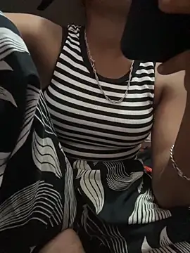 Snapshot of sakshi5533 chatting on 10-05-25, 05:33 sakshi5533 online show from 10-05-25, 05:33