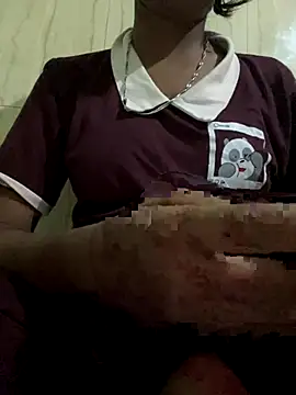 Snapshot of sakshi5533 chatting on 10-14-25, 05:58 sakshi5533 online show from 10-14-25, 05:58