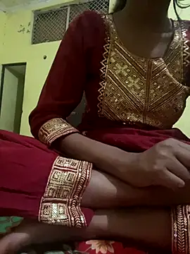 Snapshot of sakshi5533 chatting on 10-26-25, 05:19 sakshi5533 online show from 10-26-25, 05:19