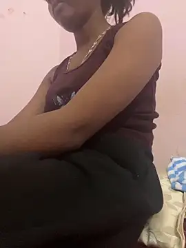 Snapshot of sakshi5533 chatting on 11-17-25, 02:28 sakshi5533 online show from 11-17-25, 02:28