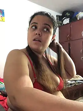 Snapshot of luisahot_9727 chatting on 09-23-25, 02:47 luisahot 9727 online show from 09-23-25, 02:47