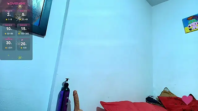 Snapshot of luisahot_9727 chatting on 10-10-25, 05:17 luisahot 9727 online show from 10-10-25, 05:17