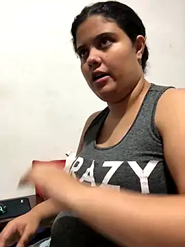 Snapshot of luisahot_9727 chatting on 10-16-25, 04:02 luisahot 9727 online show from 10-16-25, 04:02