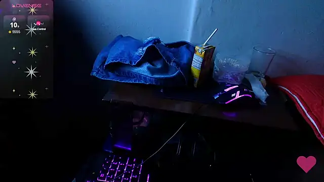 Snapshot of luisahot_9727 chatting on 10-28-25, 07:12 luisahot 9727 online show from 10-28-25, 07:12