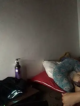 Snapshot of luisahot_9727 chatting on 10-31-25, 11:44 luisahot 9727 online show from 10-31-25, 11:44