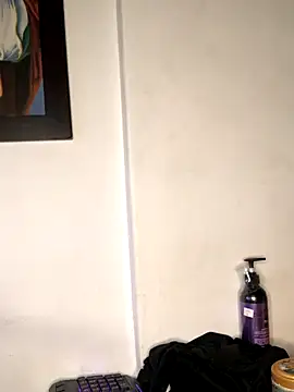 Snapshot of luisahot_9727 chatting on 11-01-25, 07:10 luisahot 9727 online show from 11-01-25, 07:10