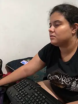 Snapshot of luisahot_9727 chatting on 11-05-25, 02:22 luisahot 9727 online show from 11-05-25, 02:22