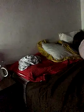 Snapshot of luisahot_9727 chatting on 11-08-25, 07:08 luisahot 9727 online show from 11-08-25, 07:08