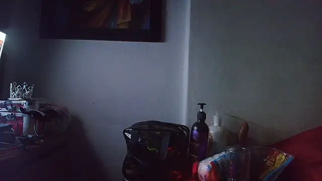 Snapshot of luisahot_9727 chatting on 02-16-26, 08:43 luisahot 9727 online show from 02-16-26, 08:43