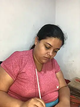 Snapshot of luisahot_9727 chatting on 02-20-26, 06:26 luisahot 9727 online show from 02-20-26, 06:26