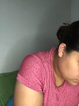 Snapshot of luisahot_9727 chatting on 02-21-26, 02:07 luisahot 9727 online show from 02-21-26, 02:07