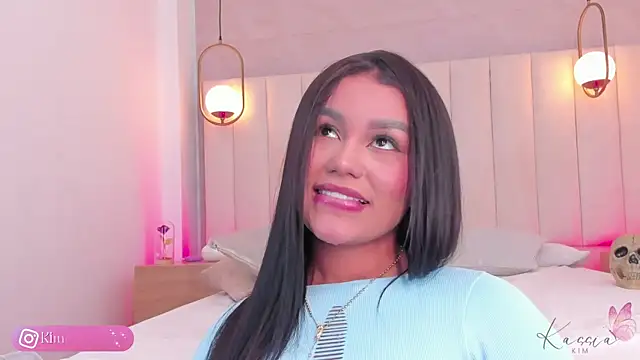 Snapshot of kassia_kim chatting on 10-27-25, 04:27 kassia kim online show from 10-27-25, 04:27