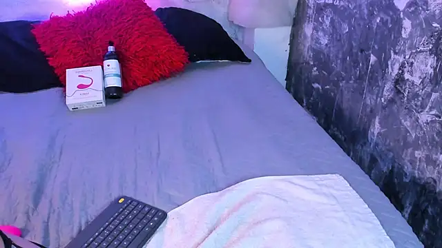 katierouge  online show from 09-21-25, 05:42