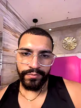 Snapshot of vincentjaxon chatting on 09-24-25, 12:52 vincentjaxon online show from 09-24-25, 12:52