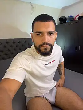 Snapshot of vincentjaxon chatting on 10-16-25, 11:55 vincentjaxon online show from 10-16-25, 11:55