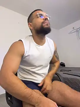 Snapshot of vincentjaxon chatting on 10-26-25, 11:16 vincentjaxon online show from 10-26-25, 11:16