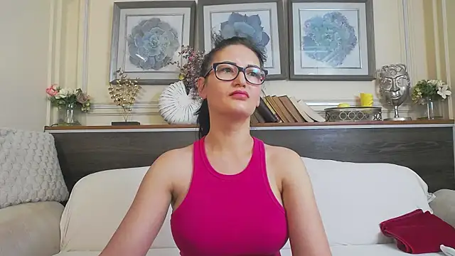 Snapshot of HellenDesire chatting on 01-16-25, 04:07 HellenDesire online show from 01-16-25, 04:07