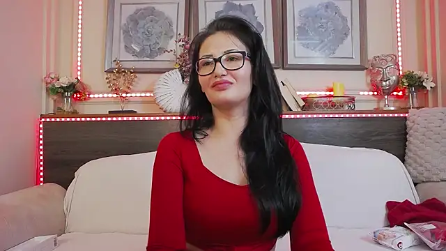 Snapshot of HellenDesire chatting on 02-13-25, 04:11 HellenDesire online show from 02-13-25, 04:11