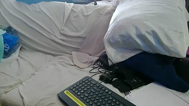 Luv2SuckBWC92 online show from 11-13-25, 07:13