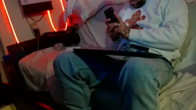 Luv2SuckBWC92 online show from 11-15-25, 08:22