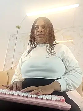 nathaliamiller online show from 11-16-25, 01:28