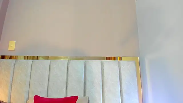 Snapshot of LunaAspen_ chatting on 10-28-25, 05:48 LunaAspen online show from 10-28-25, 05:48