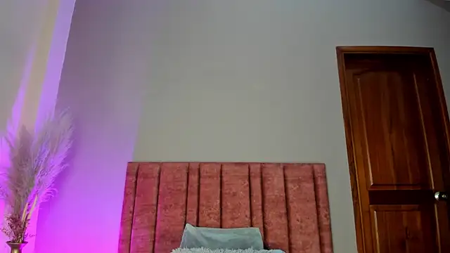 Snapshot of LunaAspen_ chatting on 10-31-25, 05:58 LunaAspen online show from 10-31-25, 05:58