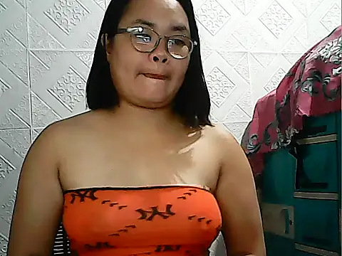 CreamyPussy4uxx online show from 02-17-26, 02:02