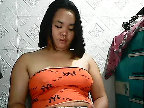 CreamyPussy4uxx online show from 02-18-26, 02:35